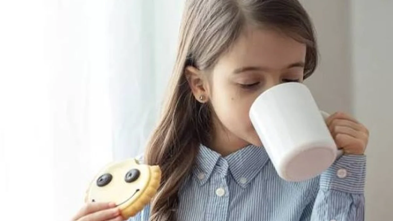 أضرار الشاي والقهوة للأطفال.. 7 مخاطر صحية خطيرة لم يخبرك بها أحد